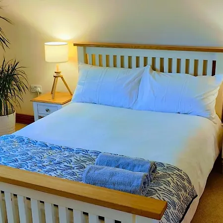 Happy Hill * יוגאל